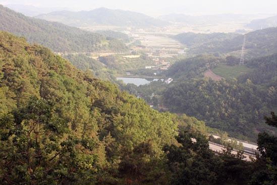  팔조령에서 본 청도 방면