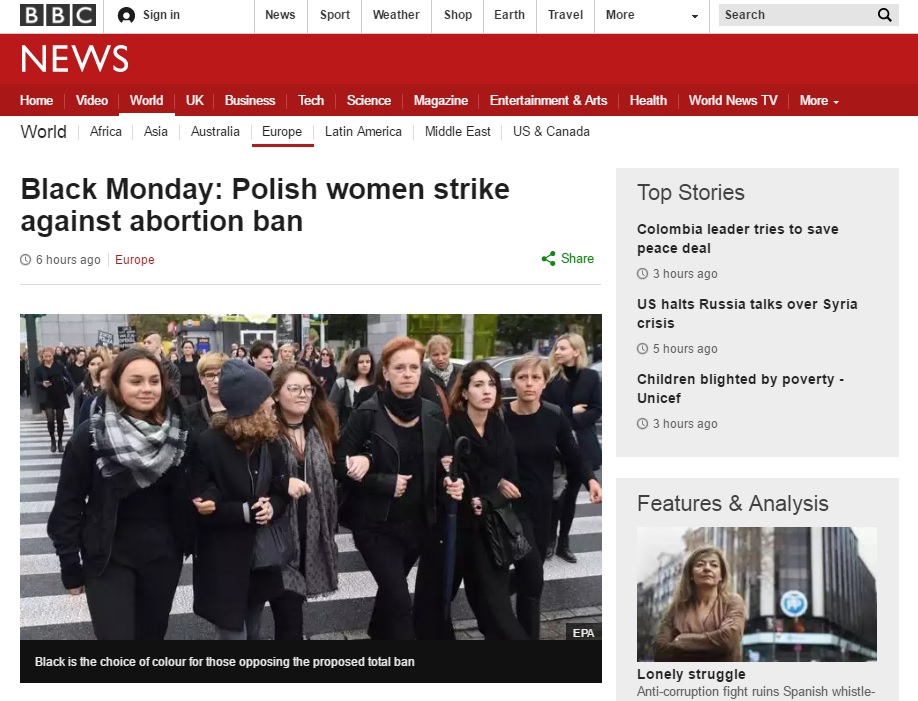 낙태 전면 금지법에 항의하는 폴란드 여성의 '검은 월요일' 시위를 보도하는 BBC 뉴스 갈무리.