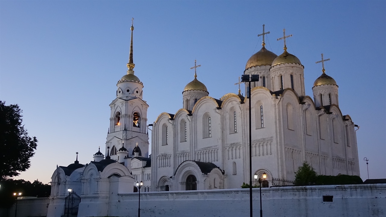 모스크바 크렘린 궁의 우스펜스키 성당의 모델이다.