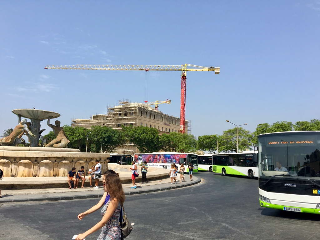 몰타의 모든 버스는 발레타에 모인다.