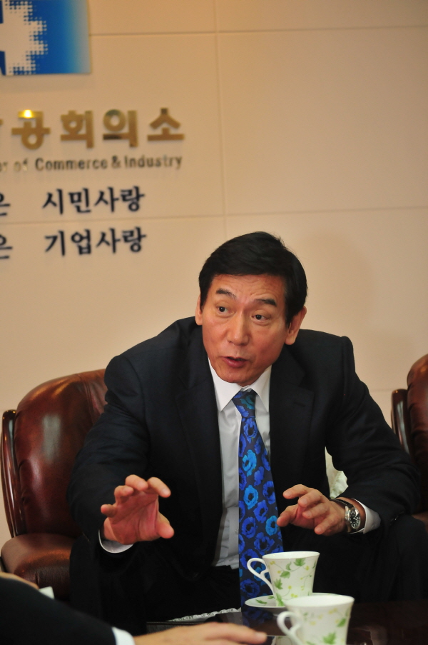 이강신 인천상공회의소 회장.