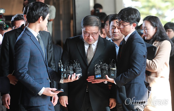 [오마이포토] 고개숙인 안종범 "침통한 심정... 잘못한 부분은 책임 지겠다" 