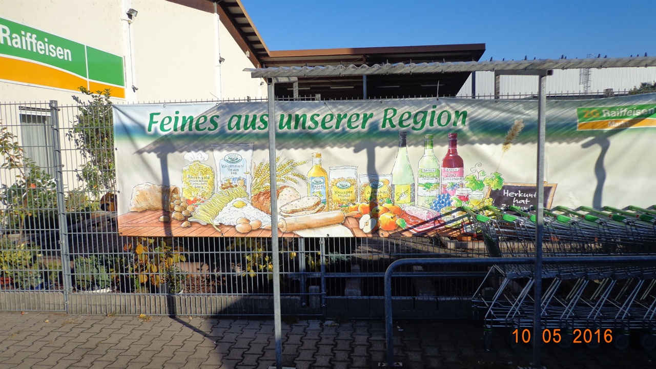 “feines aus unsere region(우리 지역에서 생산한 정말 좋은 농산물만 팔아요)“
