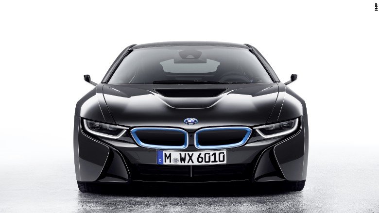 BMW가 2016년 미국 라스베이거스 국제전자제품박람회(CES)에서 공개 한사이드미러 없는 'i8 미러리스(Mirrorless) 콘셉트카' 전면부.
 