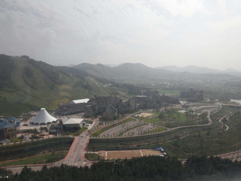  평창 올림픽의 중심이 될 알펜시아 리조트의 2014년 모습. 