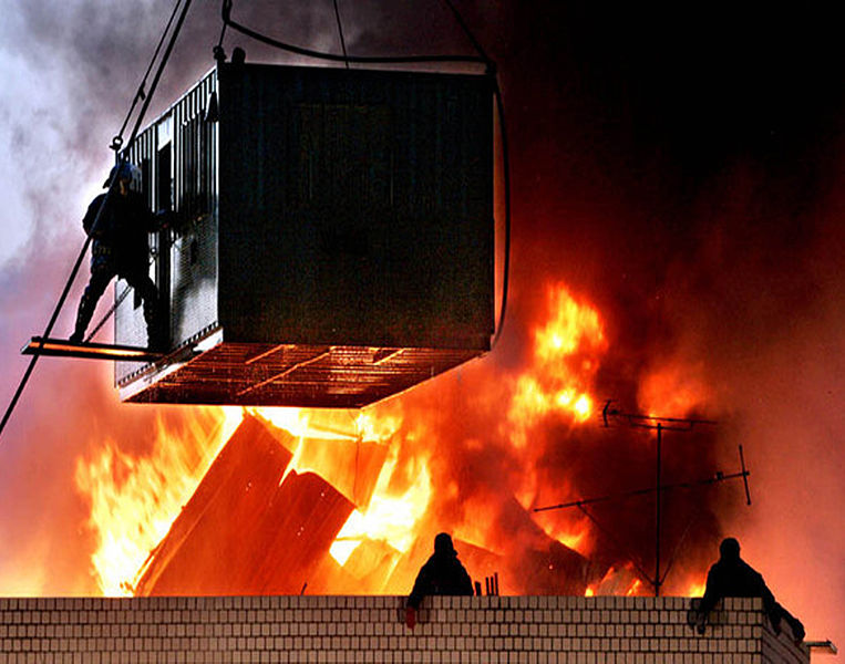 2009년 용산참사 화재 현장 - 위키백과 사진