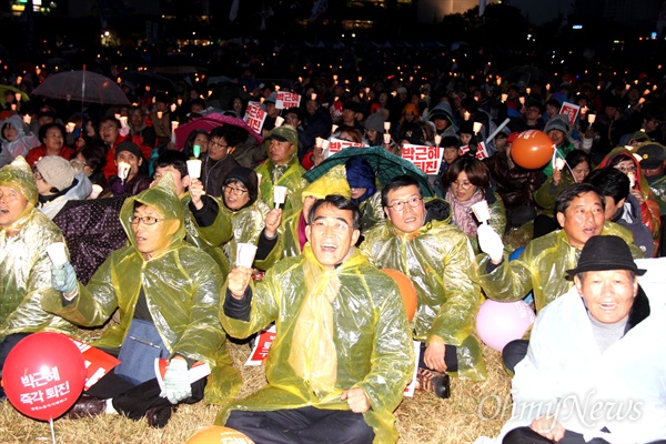 '박근혜퇴진 경남운동본부'는 26일 오후 창원광장에서 "박근혜퇴진 5차 시국대회"를 열었다.