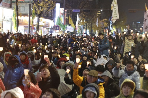 제 5차 촛불집회(전주) 국민의 힘! 진실의 힘을 보여주자! 촛불민심이 활활 타오르고 있다! 