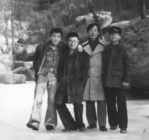 오산중 졸업생과 북한산에 오르다(왼쪽부터 안성근, 강상욱, 기자, 최만욱. 이 가운데 안성근 군은 3년간 담임을 햇다.)