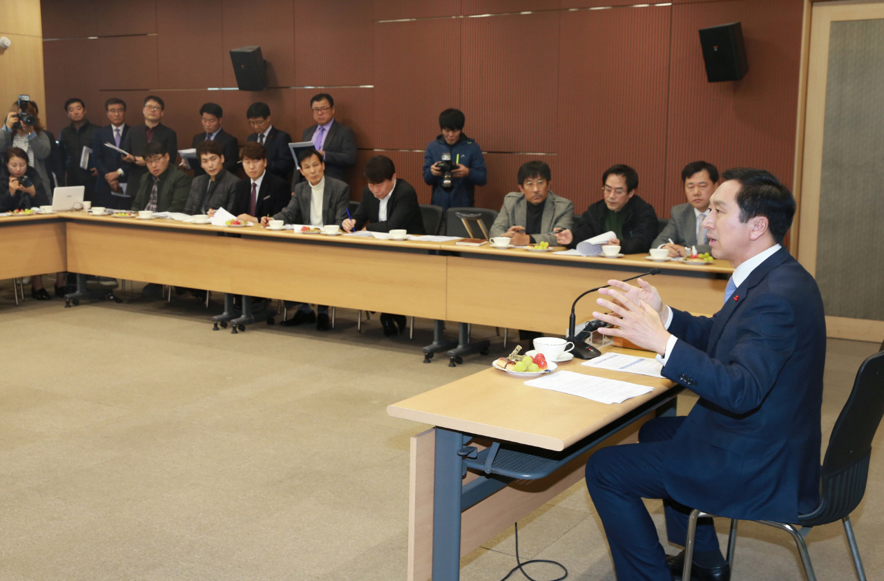 김기현 울산시장이 5일 오후 울산시청 프레스센터에서 국가예산 확보와 관련한 기자회견을 열고 있다