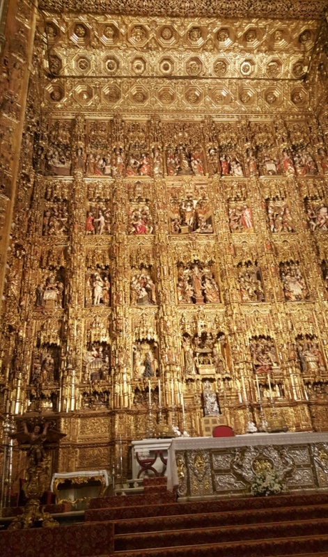 예수의 일대기가 금장된 세비야 대성당의 중앙 재단(황금 재단)