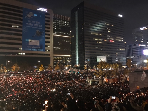   11월 12일 전국에서 100만의 촛불이 타올랐다. 