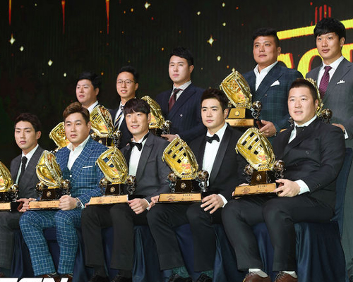  2016 골든글러브 수상자들 (사진 출처: KBO 홈페이지)