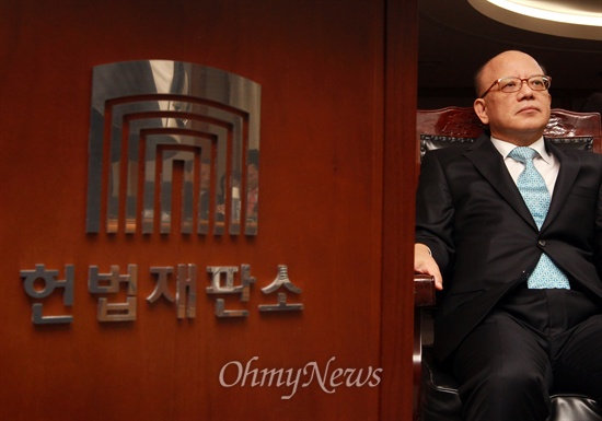 내년 1월 임기만료를 앞두고 있는 박한철 헌법재판소장의 정확한 임기가 논란이다.