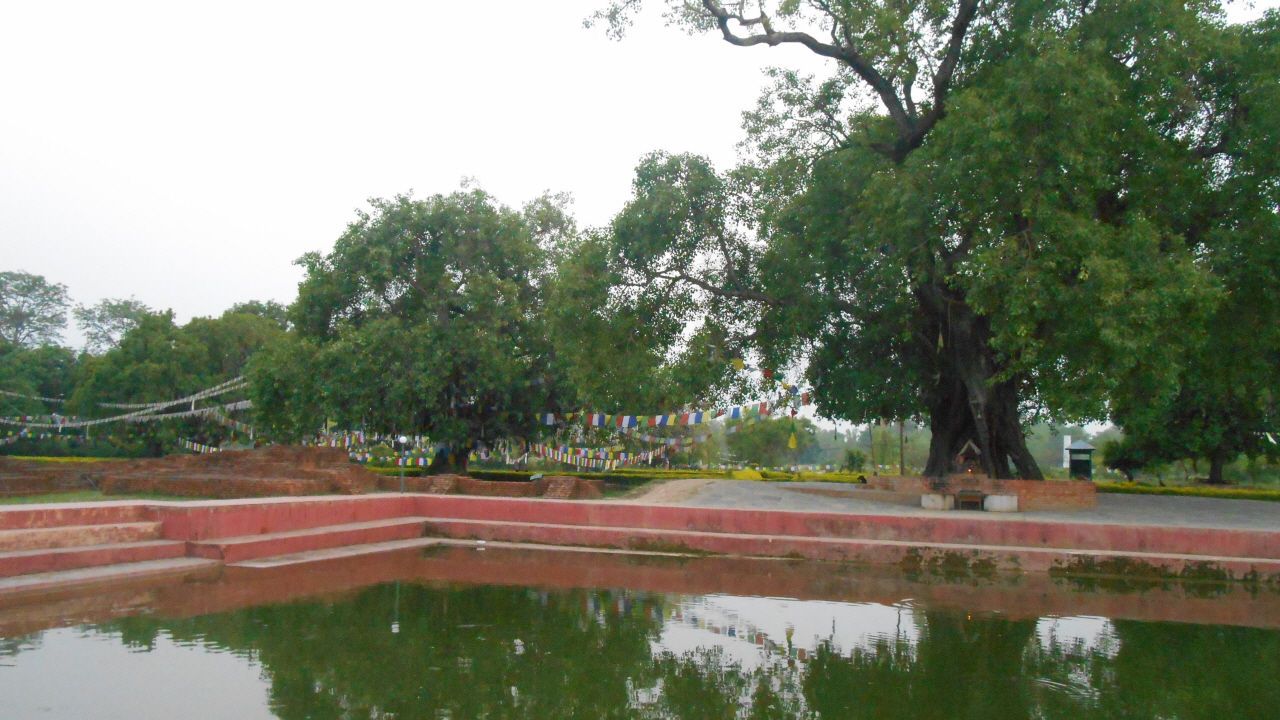 싯다르타의 어머니 마야 부인이 목욕했다는 푸스카르니(Puskarni) 연못
