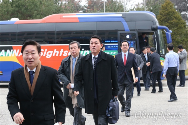 [오마이포토] 국조특위 서울구치소 도착 