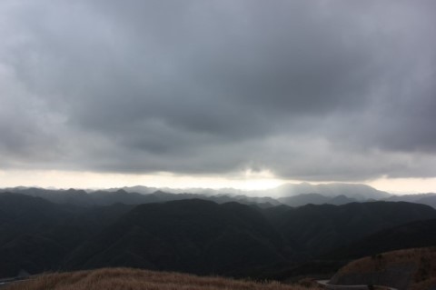 일본 쓰시마 오늘 하늘이 신령스럽다. 용이 승천 중인가?