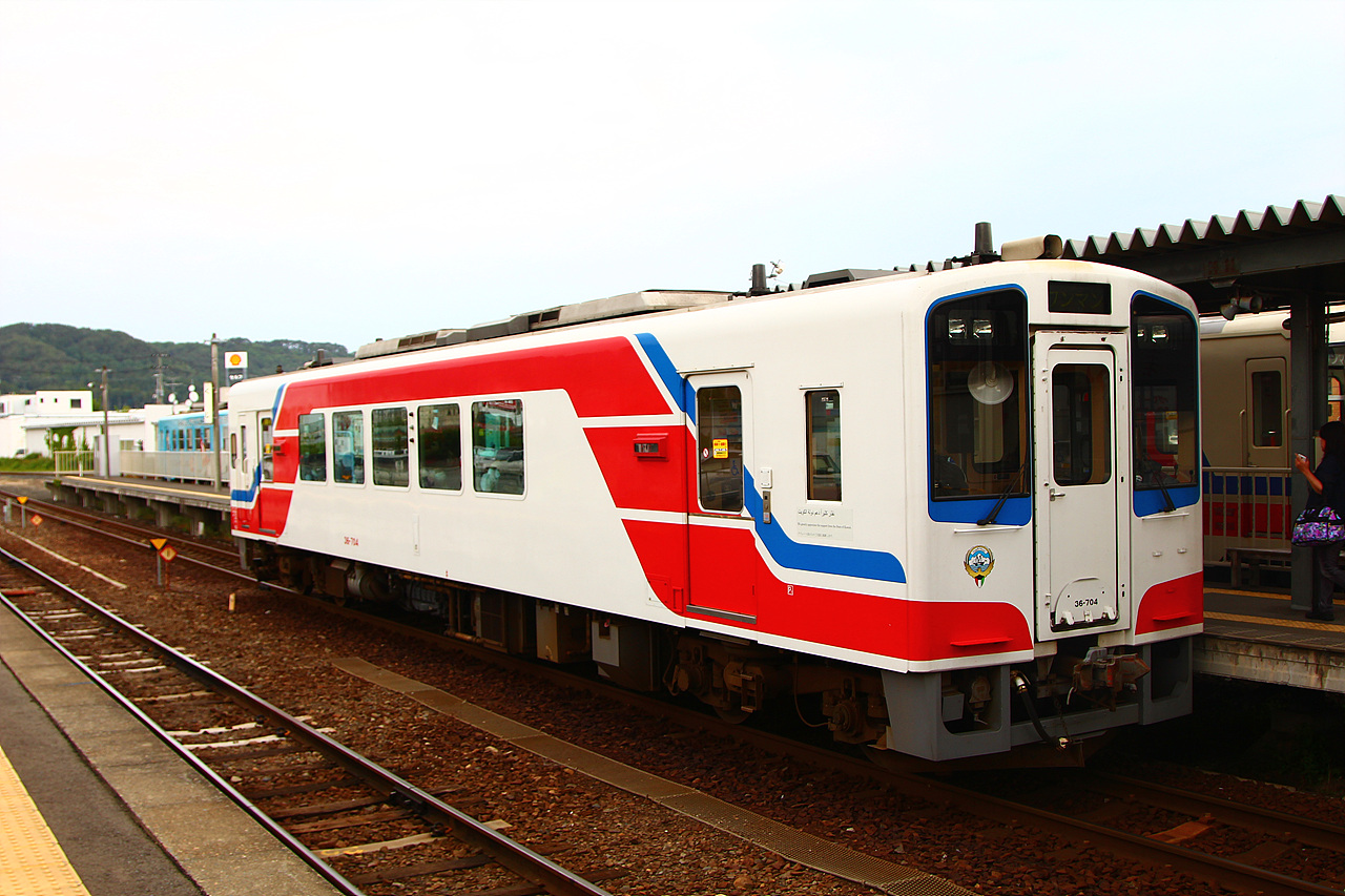  쿠지역에서 출발하는 산리쿠철도 열차 모습.
