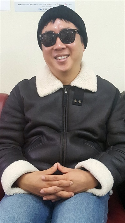  지난 2016년 12월 30일, 가톨릭 평화방송에서 인터뷰에 응해준 이동우의 사진.