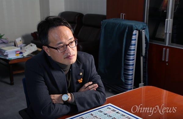 세월호 참사 1000일을 사흘 앞둔 지난 6일 국회 의원회관에서 박주민 더불어민주당 의원을 만났다.