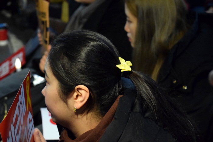노란리본 귀걸이, 노란리본 머리끈 등 참가자들은 세월호 참사에 대한 추모와 약속의 상징물을 스스로 준비했다.
