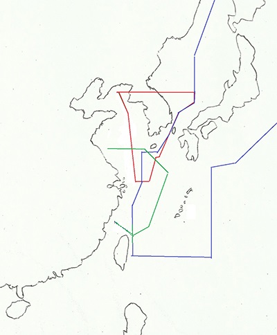 한·중·일 3국의 방공식별구역. 빨간 색은 한국 구역, 청색은 일본 구역, 녹색은 중국 구역이다. 중국측 라인이 중국 영토에 닿지 않는 것은 중국이 자국 영공 바깥에 이 구역을 설정했기 때문이다.
