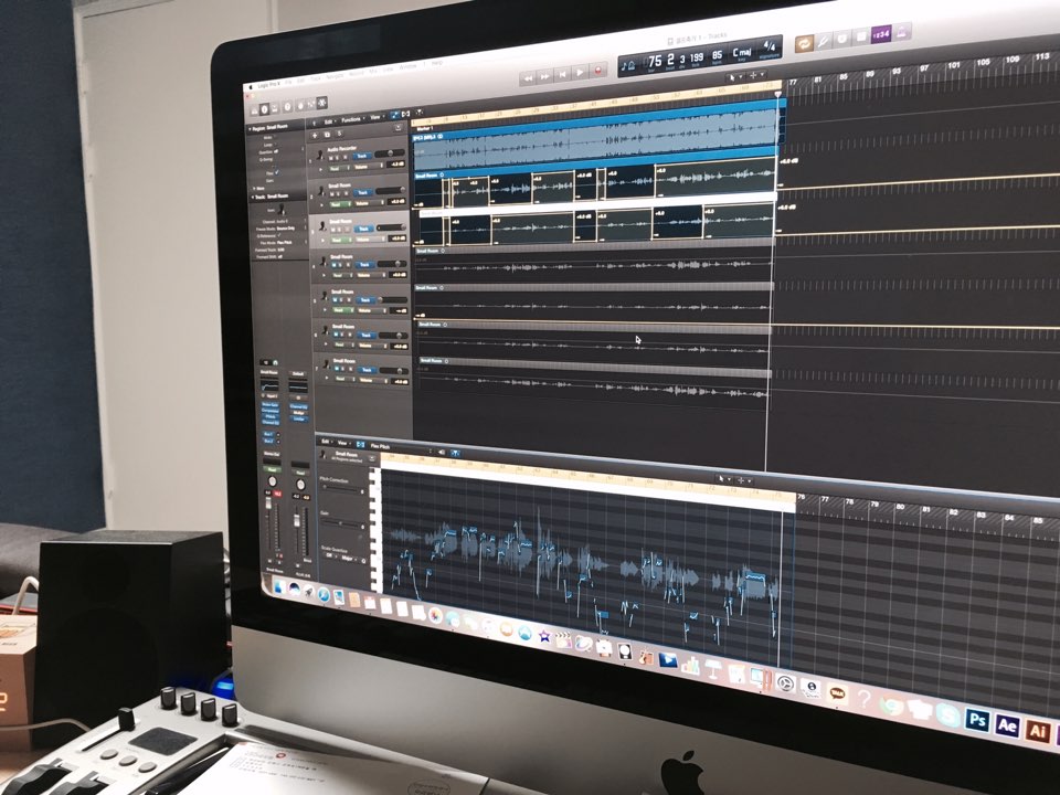 컴퓨터 프로그램을 통해 집에서도 음악을 만들고 녹음할 수 있게 만든 시스템