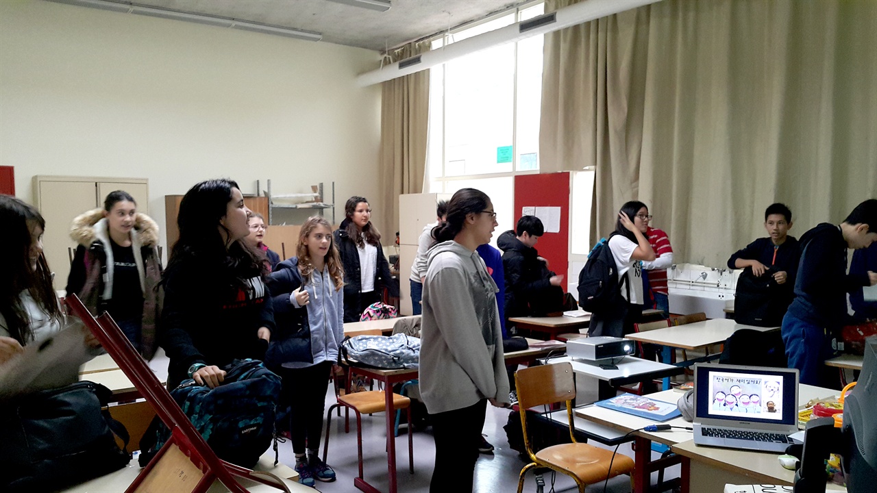 파리 플로베르 중학교의 한국어 수업