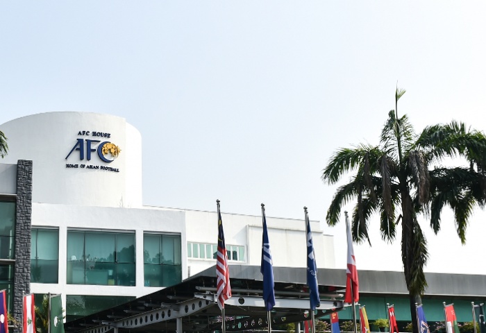     아시아축구연맹(AFC)의 독립기구인 출전관리기구(Entry Control Body)는 18일 오후(한국 시각) 전북의 2017 AFC 챔피언스리그 출전 여부에 대해 심의했고, 이번 시즌 ACL 출전권을 박탈하는 결정을 내렸다. 