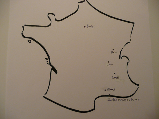 프랑스 지도. 프랑스 북쪽에 파리가 있고, 남쪽에 님이 있다.