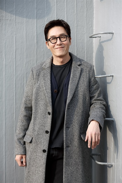  영화 <공조>에서 북한 장교 차기성 역을 맡은 배우 김주혁.