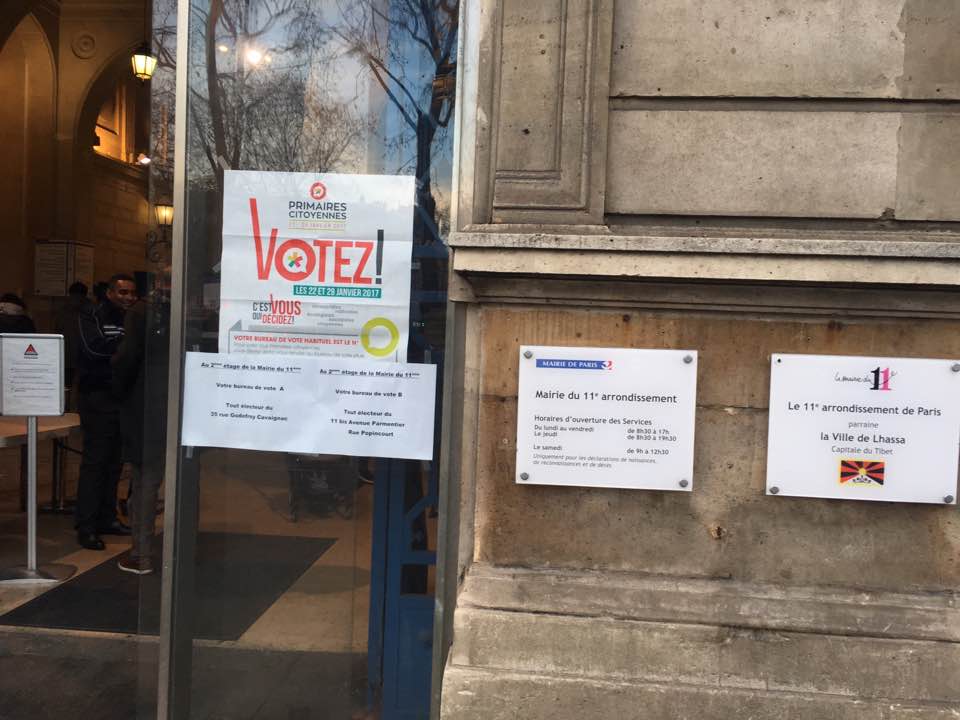 프랑스 사회당 대선 경선 결선투표를 위해 1월 29일 아침 9시부터 프랑스 전역 곳곳에는 투표소가 설치되었다. 사진 속의 투표소는 파리 11구 구청에 설치된 투표소이다.