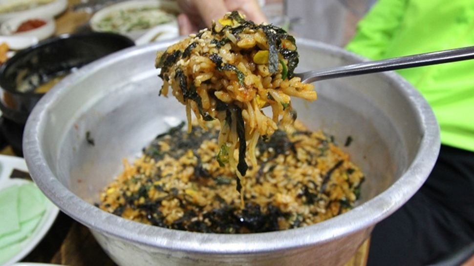 광주 갈비어천가의 입안에 감기는 특별한 맛의 양푼이 비빔밥이다.
