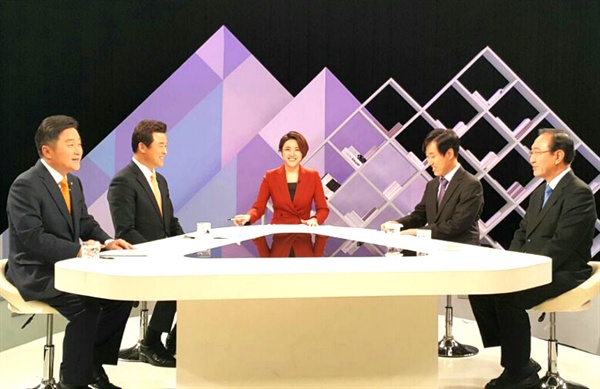 노회찬, 하태경, 윤영석, 최인호 국회의원은 5일 아침 KNN 방송에서 토론했다.