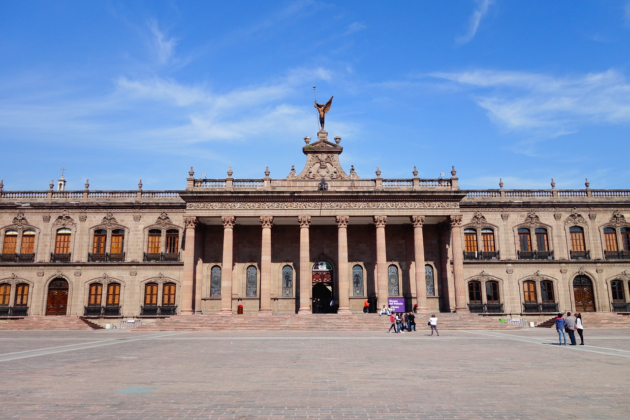 몬테레이 시내 광장에 있는 Museo del Palacio.