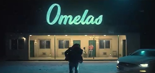  방탄소년단 '봄날' 뮤직비디오 중 '오멜라스'라고 적힌 간판이 눈에 띈다.