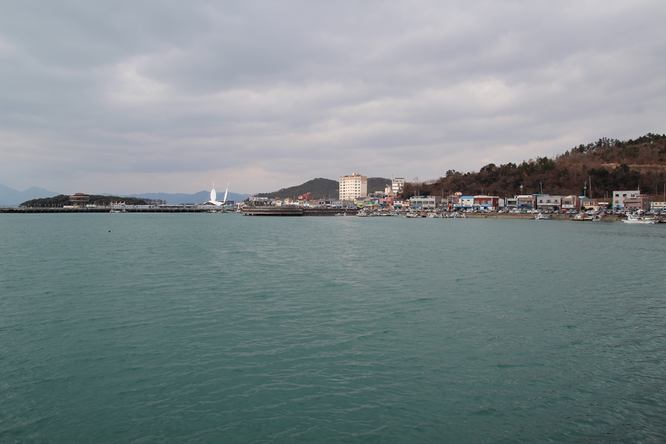 한국의 나폴리라 불리는 아름다운 항구 강진 마량항 풍경이다.