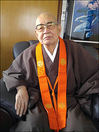 올해 89살인 테라카와 주지스님의 인자한 모습 