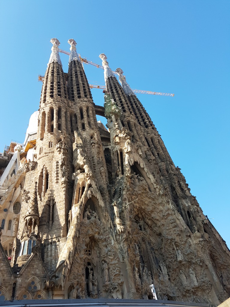 스페인 바르셀로나의 성가족성당(Temple Expiatori de la Sagrada Familia) 탄생의 파사드