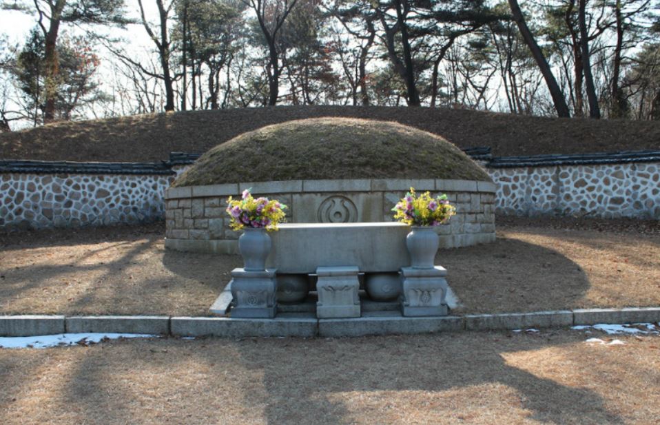 서울 우이동 북한산 자락에 있는 손병희 선생의 묘소