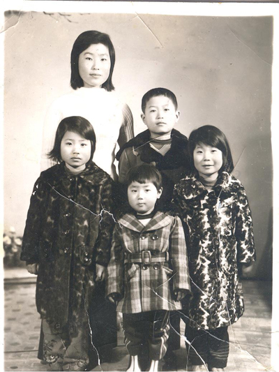 초등학교 1학년 겨울, 언니 오빠 동생들과 난생처음 가족사진
