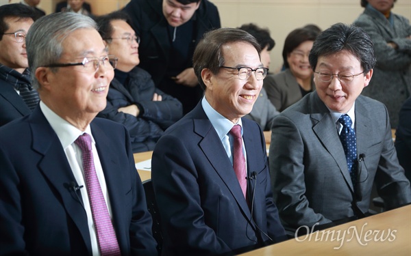 김종인-정운찬-유승민 '한국경제의 길' 긴급 토론 28일 오전 여의도 이룸센터에서 동반성장국가혁신포럼과 유승민 의원실이 주최하는 '[긴급토론] 김종인,정운찬,유승민 <한국 경제의 길을 묻다>'가 열렸다.