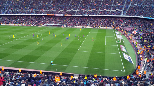 일방적인 응원에 힘입어 FC바르셀로나가 5:0으로 승리하였다.