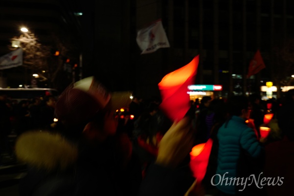  박근혜 대통령 탄핵심판 선고가 임박한 가운데 4일 오후 서울 광화문광장에서 박근혜정권퇴진비상국민행동(퇴진행동) 주최 ’박근혜 없는 3월, 그래야 봅니다! 헌재 탄핵인용! 박근혜 구속! 황교안 퇴진! 19차 범국민행동의 날’ 촛불집회가 열리고 있다.