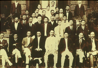 1919년 9월 17일 열린 제6차 대한민국 임시정부 임시의정원 폐원식 기념 사진