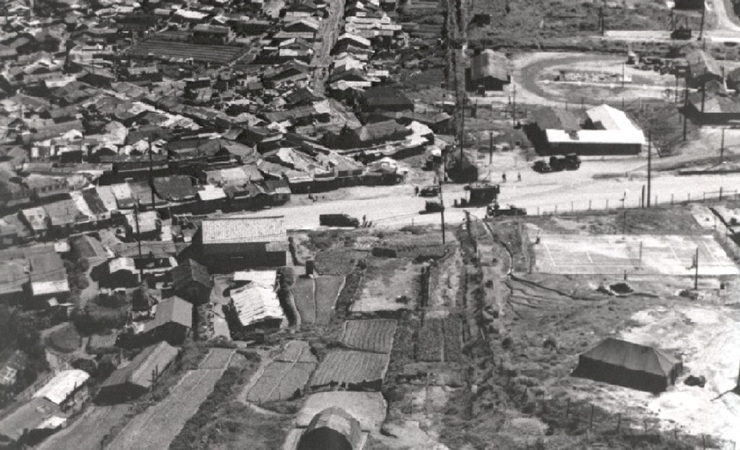 오산공군기지 주변 신장동 정문 쪽 1950년대 모습 항공사진