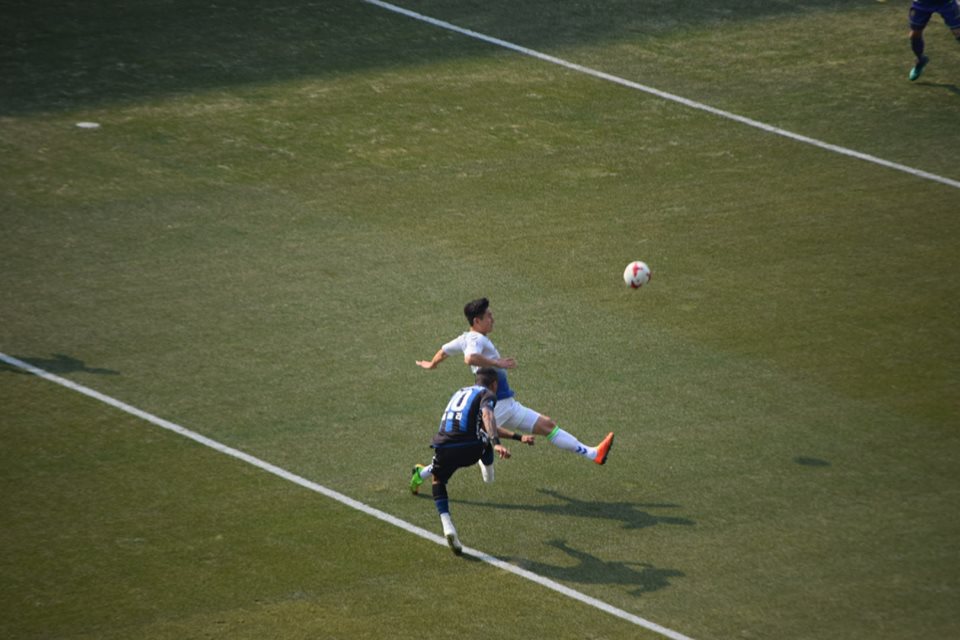  9분, 인천 유나이티드의 웨슬리가 오른발 슛으로 전북 현대의 골문을 위협하고 있다.