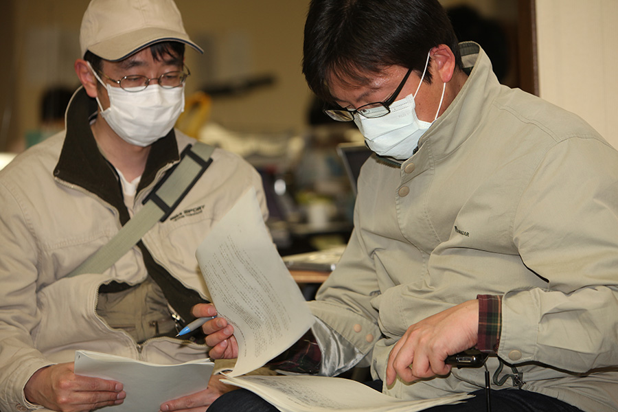 후쿠시마 원전사고 후 한일시민조사단 일원으로 사고 현장을 조사한 이상홍국장(오른쪽)