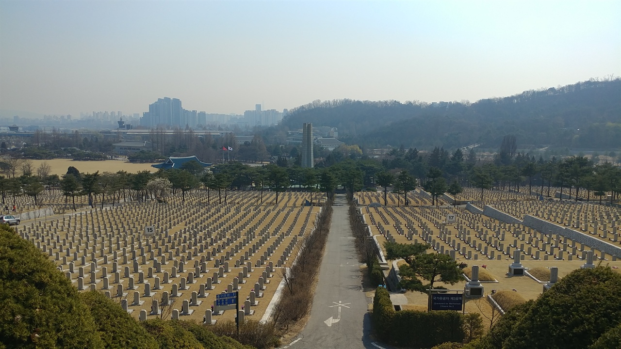 애국지사묘역에서 바라 본 현충원 전경