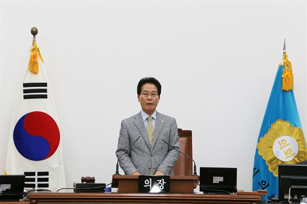 김하용 창원시의회 의장.
